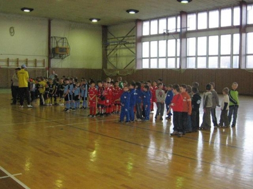 Najmladší futbalisti MFK Stará Turá na halovom turnaji v Trenčíne