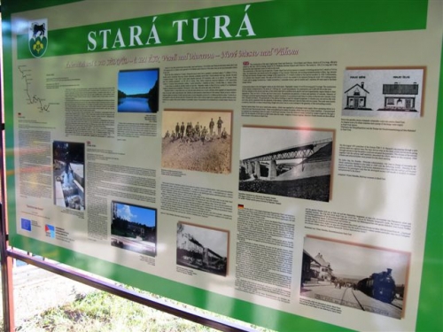 Jazda historického vlaku, ťahaného parnou lokomotívou 