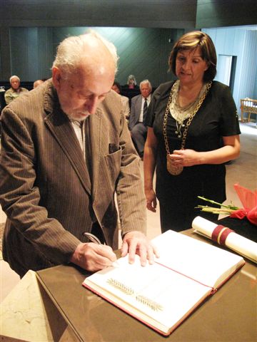 Slávnostné udelenie titulu Čestný občan Starej Turej in memoriam JUDr. Dušanovi Úradníčkovi