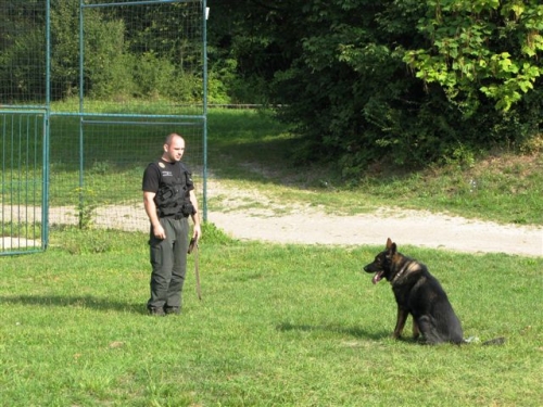 Polícia deťom (10. 9. 2009 v areáli  ATC Dubník)
