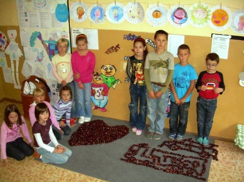 Stavanie jesenných obrazov z gaštanov