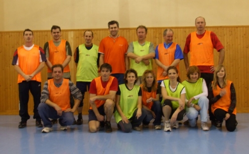 Futbalový zápas rodičia proti deťom