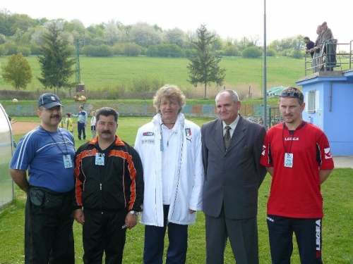 Organizátori turnaja s talianskym majstrom sveta z roku 1982 Giancalom Antognonim