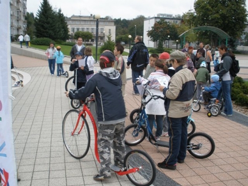 A s diplomom a sladkosťami v ruke - hurá k obedu