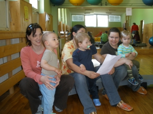 Predveľkonočný program Poznáte zajka, čo vždy krčí nos