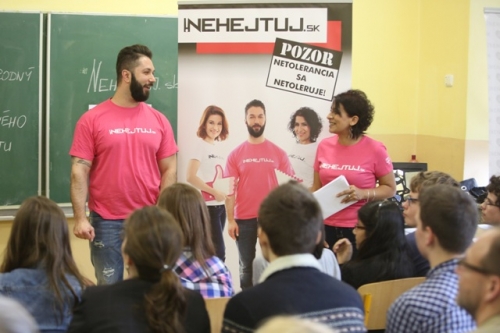 Viktor Horján a Janette Motlová - ambasádori projektu Nehejtuj.sk