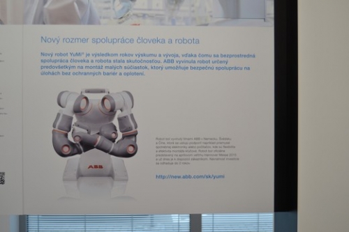 Žiaci SOŠ Stará Turá sa učia programovať roboty ABB