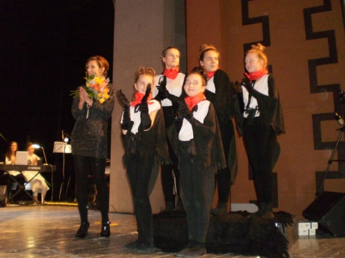 201612011154200.13-strana-muzikal02