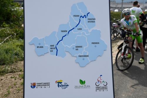 Slávnostné otvorenie prvých 13,4 km Vážskej cyklotrasy (autor: TSK)