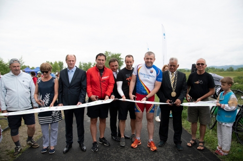 Slávnostné otvorenie prvých 13,4 km Vážskej cyklotrasy (autor: TSK)