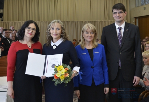 Riaditeľka ZUŠ Stará Turá ocenená Ministerstvom školstva