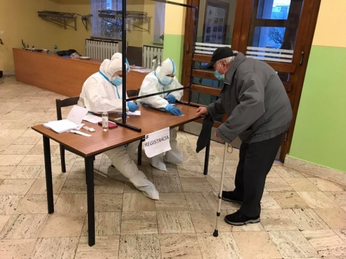 Priebeh testovania v odbernom mieste v DK Javorina
