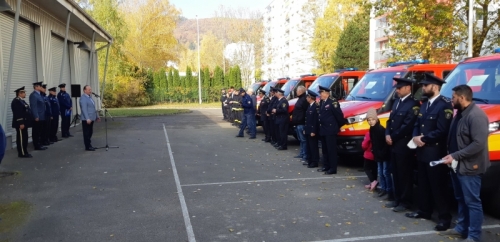 Odovzdávanie vozidiel Iveco Daily pre obce a mestá Trenčianskeho kraja