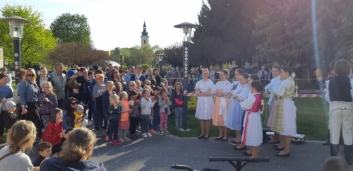 Stavanie mája v Starej Turej (29.4.2022)