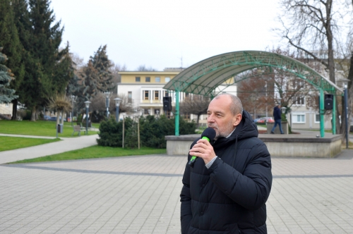 Spoločné zdobenie vianočných stromčekov