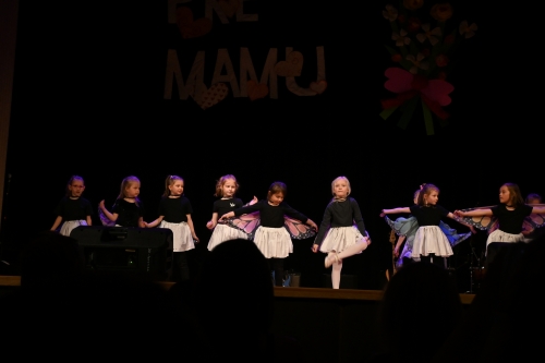 Láska k mamám na javisku – Stará Turá oslávila Deň matiek