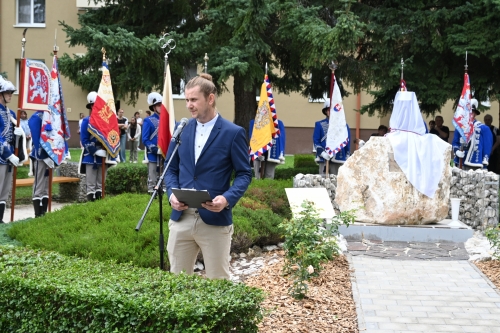 Slávnostné odhalenie pamätníka M. R. Štefánika v Starej Turej