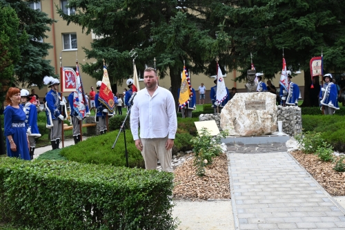 Slávnostné odhalenie pamätníka M. R. Štefánika v Starej Turej