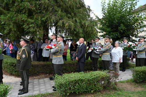 Slávnostné odhalenie pamätníka M. R. Štefánika v Starej Turej