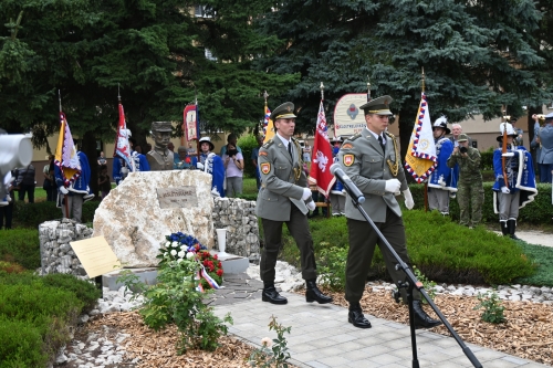 Slávnostné odhalenie pamätníka M. R. Štefánika v Starej Turej