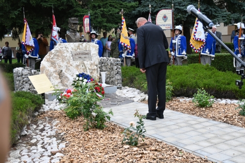 Slávnostné odhalenie pamätníka M. R. Štefánika v Starej Turej