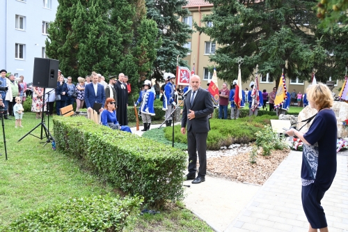 Slávnostné odhalenie pamätníka M. R. Štefánika v Starej Turej