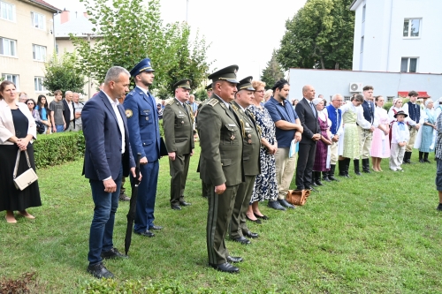 Slávnostné odhalenie pamätníka M. R. Štefánika v Starej Turej
