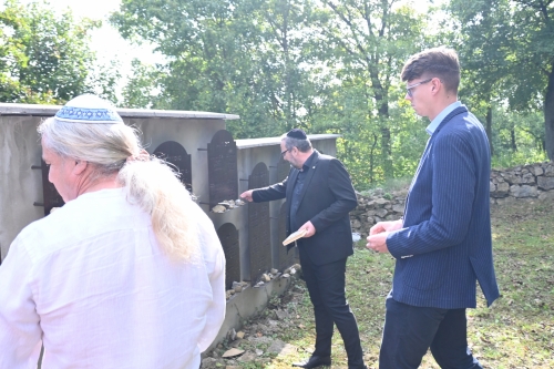 Židovský cintorín v Starej Turej miestom pietnej spomienky na obete holokaustu