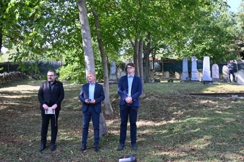 Židovský cintorín v Starej Turej miestom pietnej spomienky na obete holokaustu