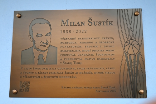 Slávnostné odhalenie pamätnej tabule a premenovanie športovej haly na Športovú halu Milana Šustíka