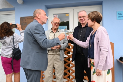 Slávnostné odhalenie pamätnej tabule a premenovanie športovej haly na Športovú halu Milana Šustíka