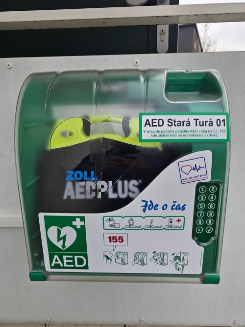 Mesto Stará Turá má verejne prístupný automatický externý defibrilátor (AED)