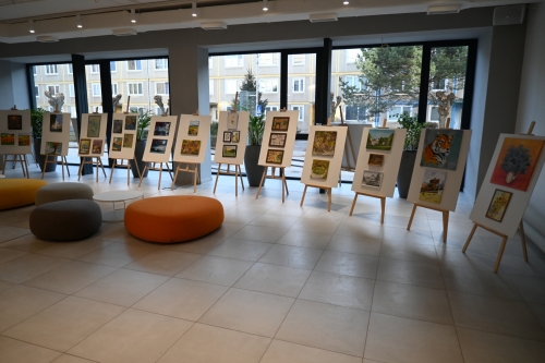 Výstava obrazov z Ateliéru ALT prináša radosť z tvorby