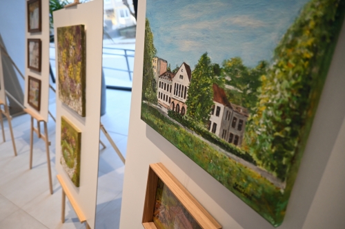 Výstava obrazov z Ateliéru ALT prináša radosť z tvorby