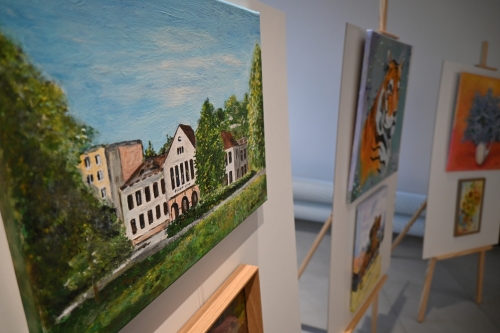 Výstava obrazov z Ateliéru ALT prináša radosť z tvorby